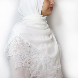Blanc - Chiffon with Lace Edge